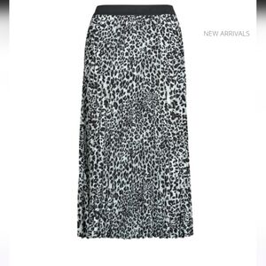Alacias' M. Pleated Flowy Midi Skirt